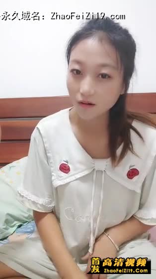 良家小少妇深夜露脸与小哥床上激情，让小哥吃奶舔逼，口交大鸡巴后入爆草，激情上位淫声荡语不断互动撩骚