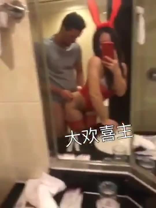 兔女郎老婆与偷情老外~为了今天期待了好久